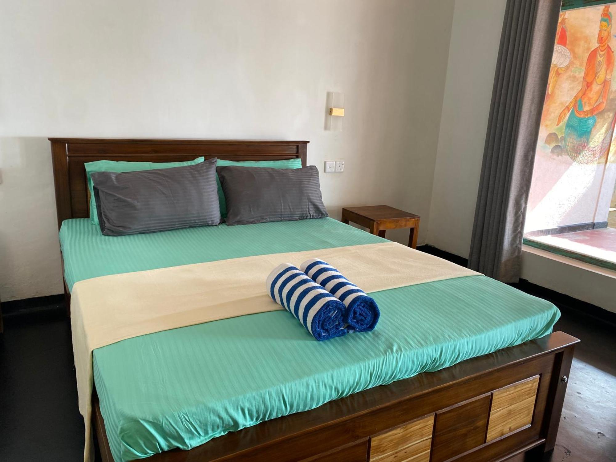 Hotel Sapphire Blue Hikkaduwa Esterno foto
