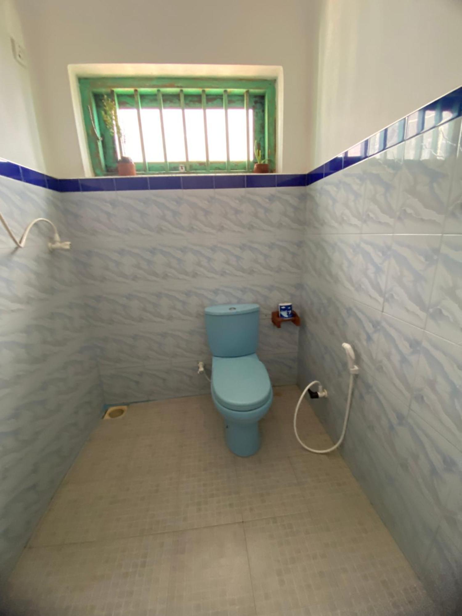 Hotel Sapphire Blue Hikkaduwa Esterno foto